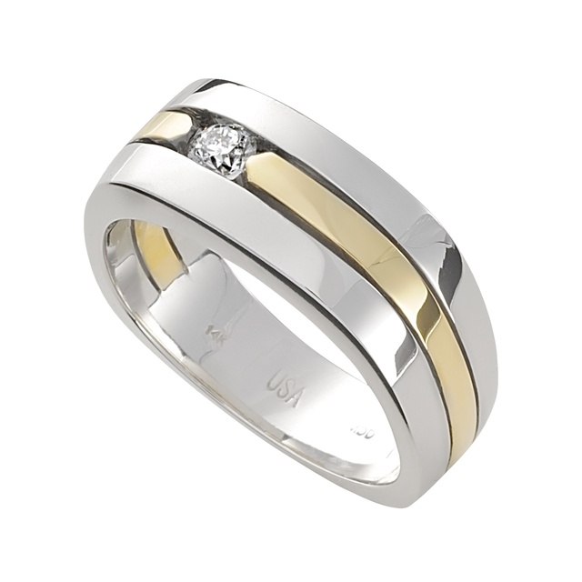 Men's Wedding Band With One Round Diamond