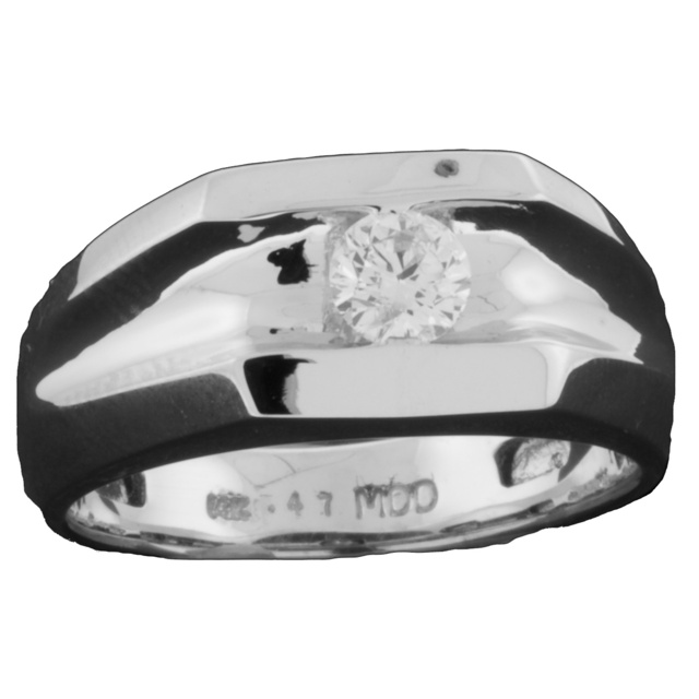 MEN'S DIAMOND BAND WITH 1 ROUND DIAMOND