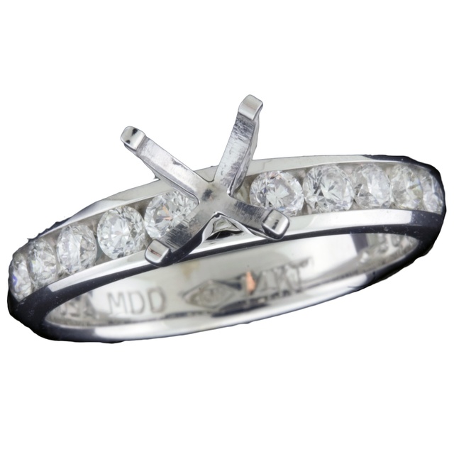 Lady's Machine Set Round Diamond Semi Mount